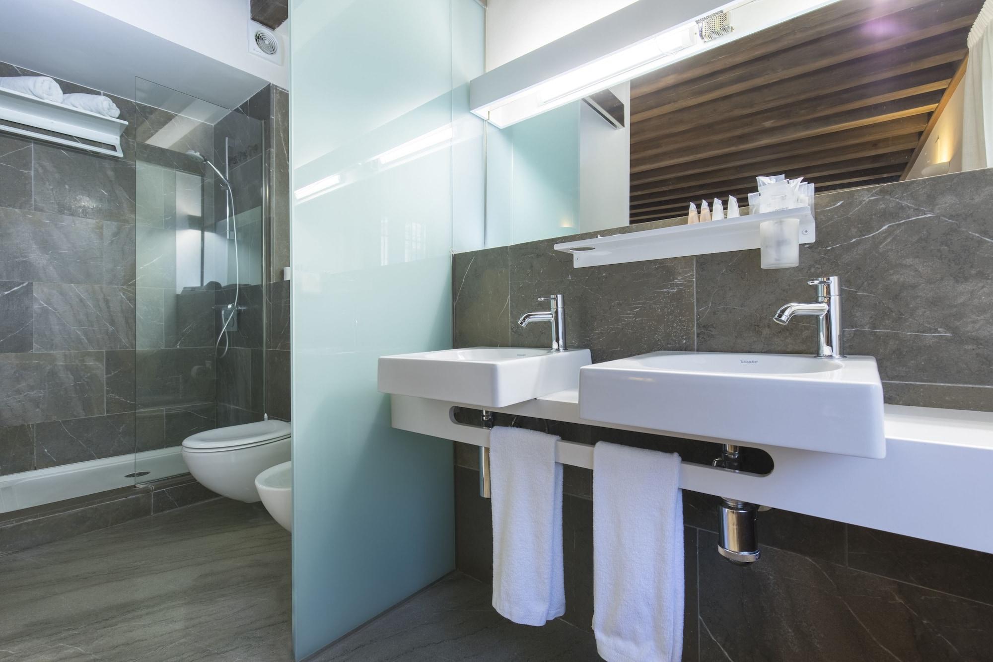 Hotel Shine Albayzín 3*
